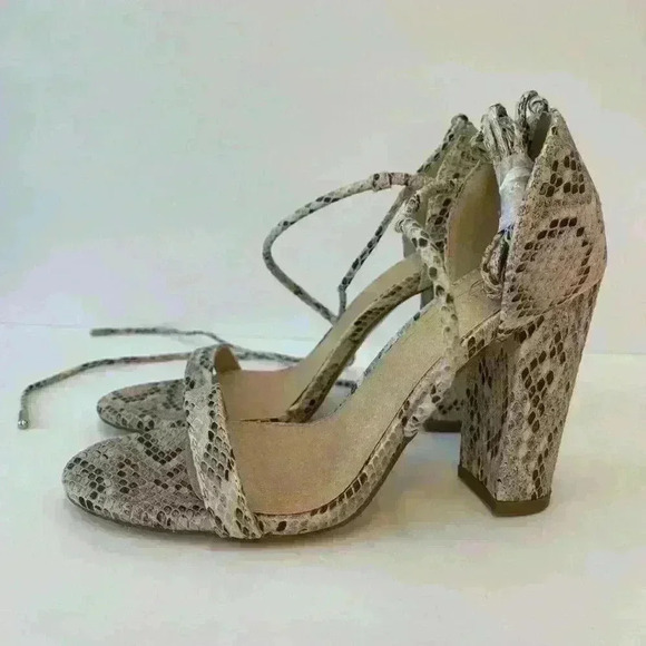 Hich Heels Sandals lace up / Size US 6.5/ print - Picture 2 of 7